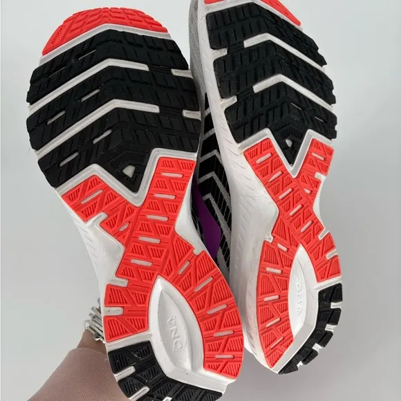 Brooks Womens Launch 6 Running Shoe
